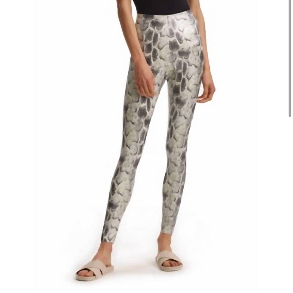 COMMANDO faux leather animal leggings in fog python gray- Size XS